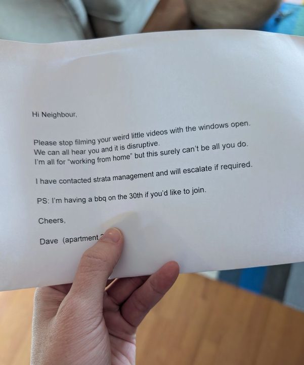 The LinkedIn post about mixed messages.